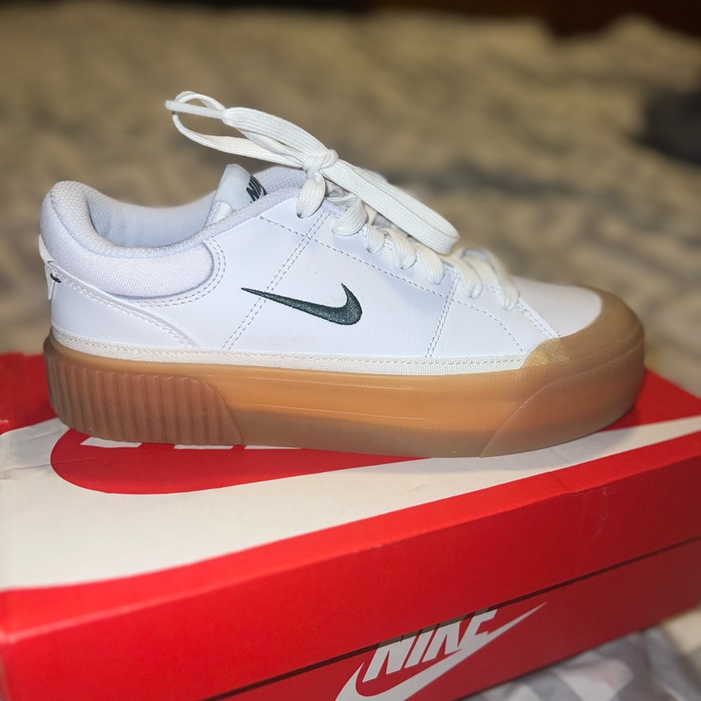 Nike court legacy lift womens